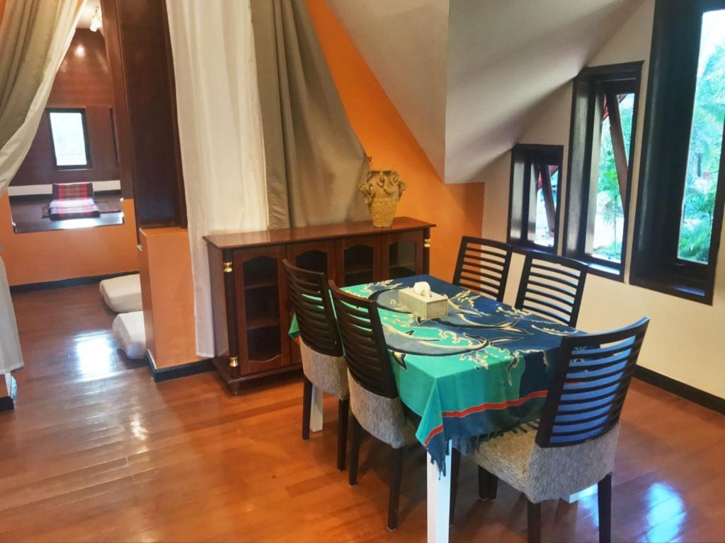 Villa Chaya Khao Lak Exterior photo