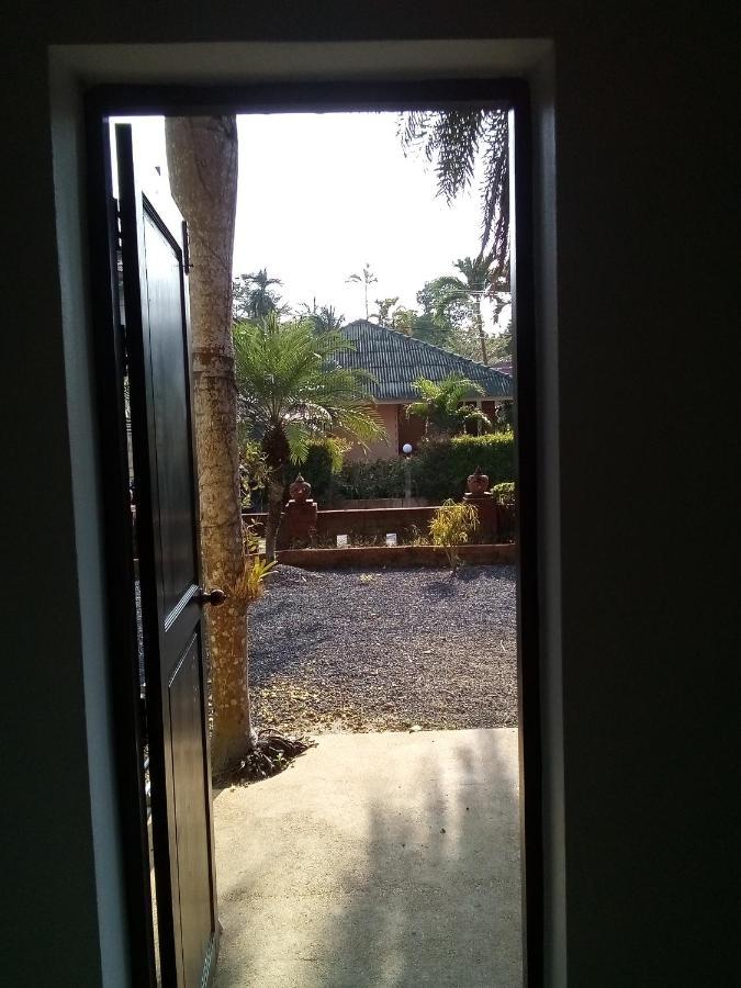 Villa Chaya Khao Lak Exterior photo