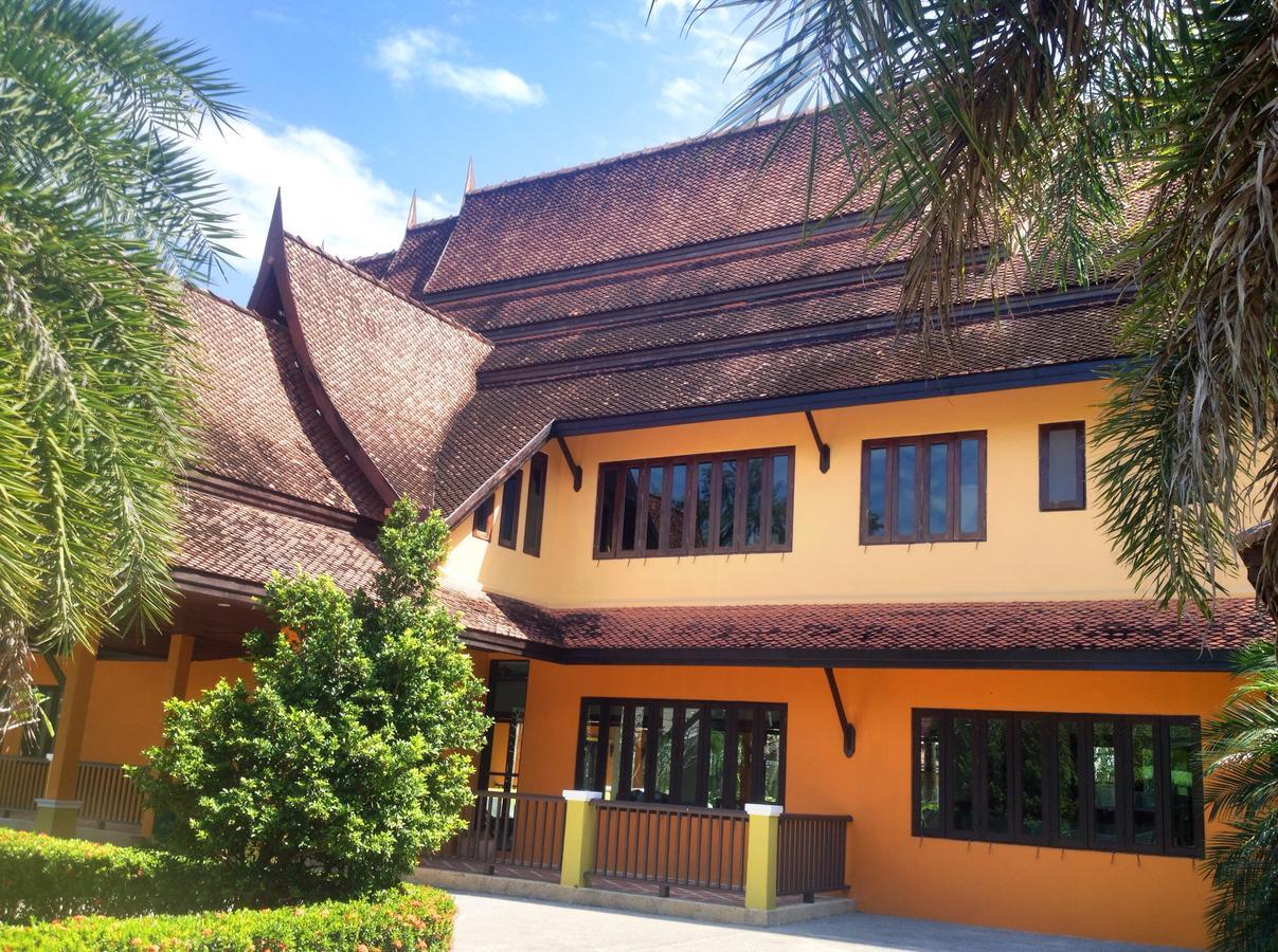 Villa Chaya Khao Lak Exterior photo