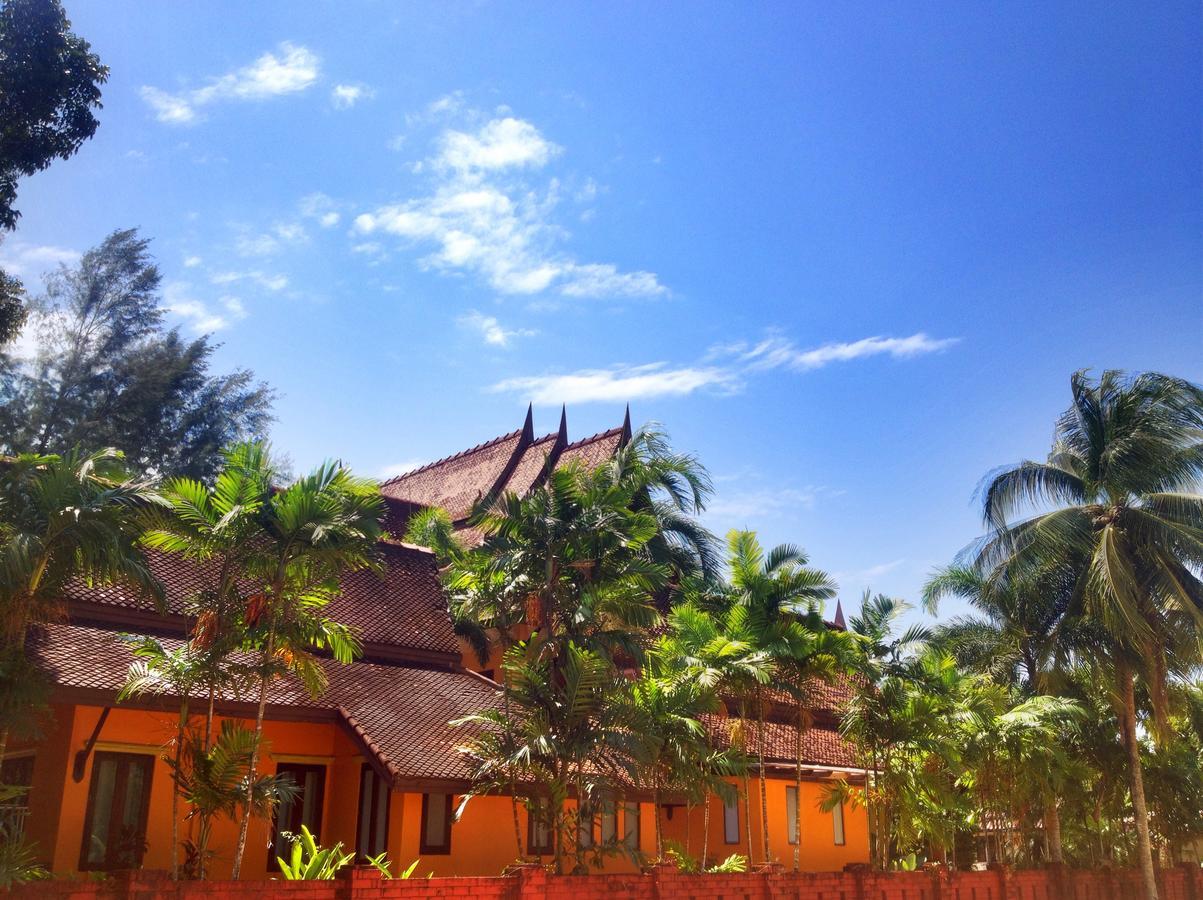 Villa Chaya Khao Lak Exterior photo